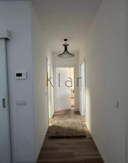 Apartament cu 3 camere semidecomandat în Mărăști