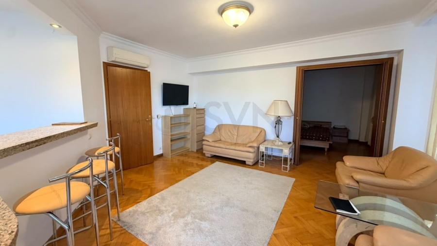 Apartament cu 3 camere semidecomandat, mobilat în Kiseleff