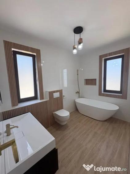 Casă cu 4 camere cu Teren 455 Mp în Central