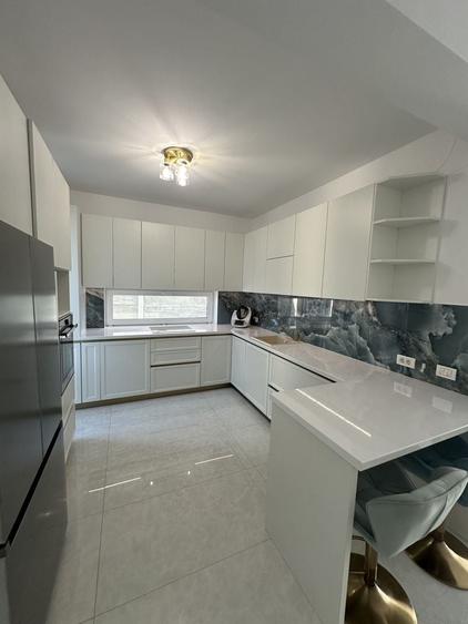 Duplex cu 4 camere cu Canalizare în Sud