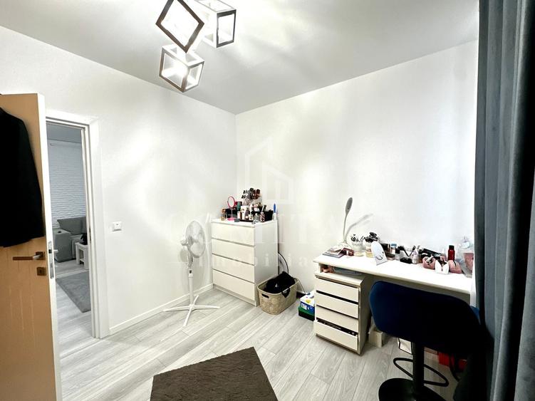 Apartament cu 3 camere semidecomandat, mobilat în Florești