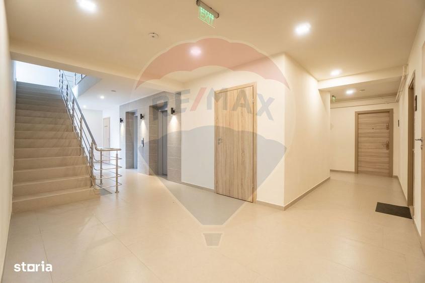 Apartament cu 2 camere, mobilat în Tractorul