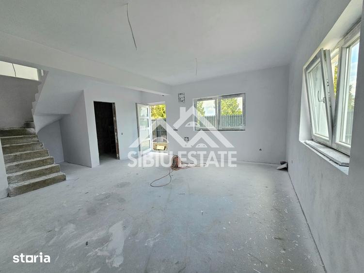 Casă cu 5 camere cu Teren 280 Mp în Central