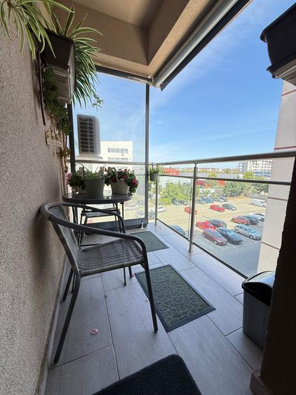 Apartament cu 3 camere semidecomandat în Metalurgiei