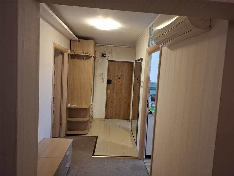 Apartament cu 3 camere decomandat în Virtuții