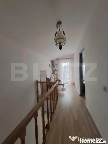 Casă cu 7 camere cu Teren 366 Mp în Tărlungeni