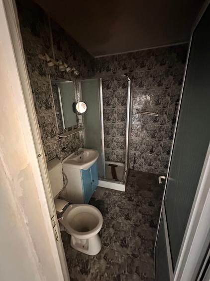 Apartament cu 2 camere semidecomandat în P-ța Victoriei