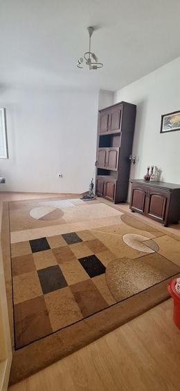 Apartament cu 4 camere decomandat în Universitate