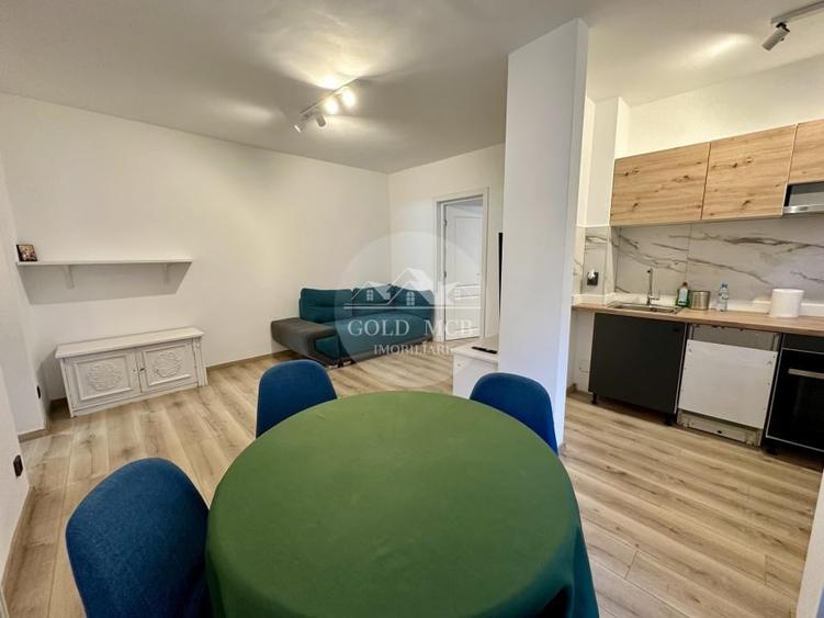 Apartament cu 3 camere semidecomandat, mobilat în Apărătorii Patriei