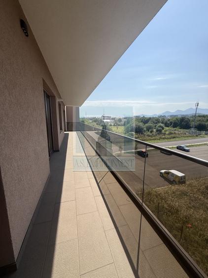 Apartament cu 3 camere decomandat în Bartolomeu