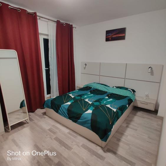 Apartament cu 3 camere decomandat în Berceni