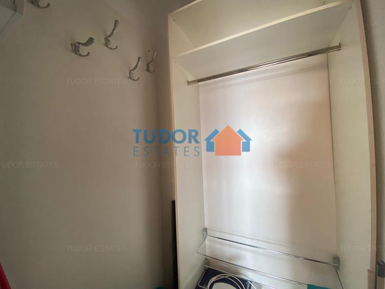 Apartament cu 4 camere semidecomandat în Floreasca