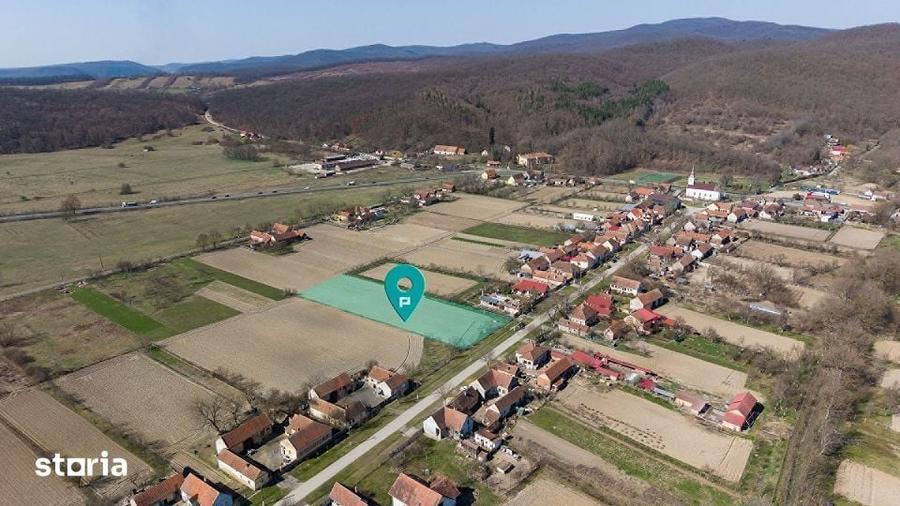 Teren de 2970 mp, în Mașloc