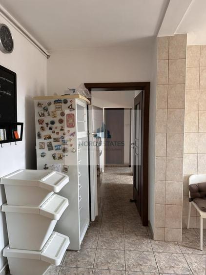 Apartament cu 4 camere, mobilat în Brâncoveanu