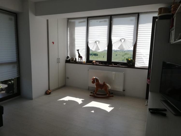Apartament cu 2 camere semidecomandat, mobilat în Centura Nord