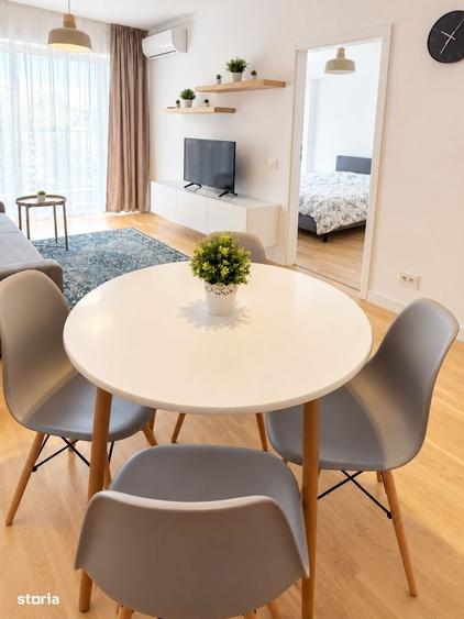 Apartament cu 2 camere semidecomandat în Jiului