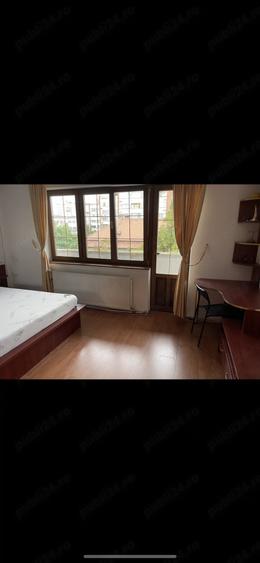 Apartament cu 3 camere decomandat în Medicină
