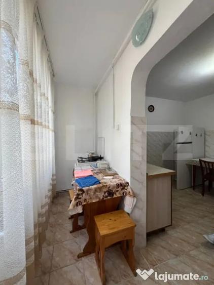 Apartament cu 2 camere decomandat, mobilat în Central