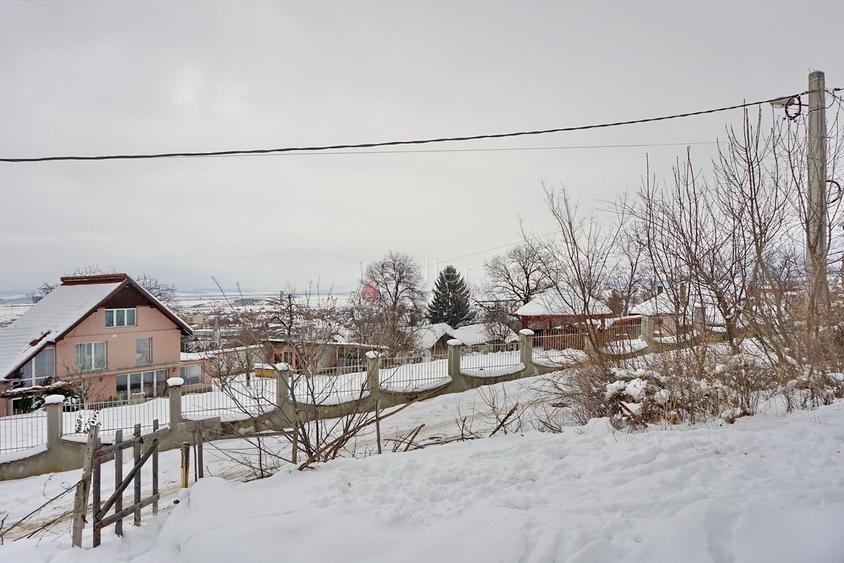 Teren Construcții intravilan de 1700 mp, în Cernatu