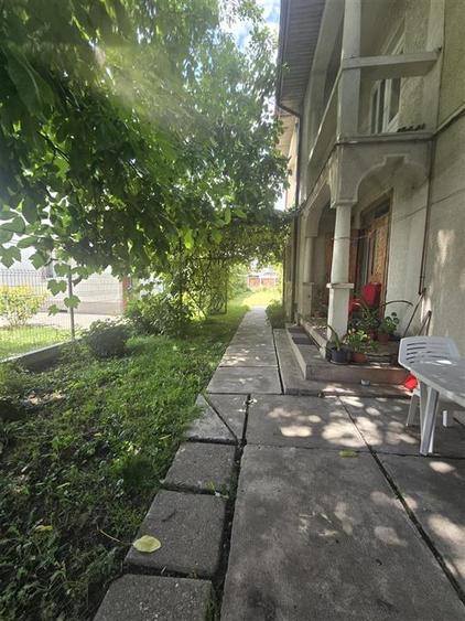 Duplex cu 5 camere cu Canalizare în Central