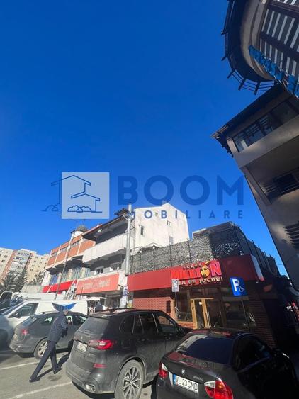 Casă cu 8 camere cu Canalizare în Cartierul Nord