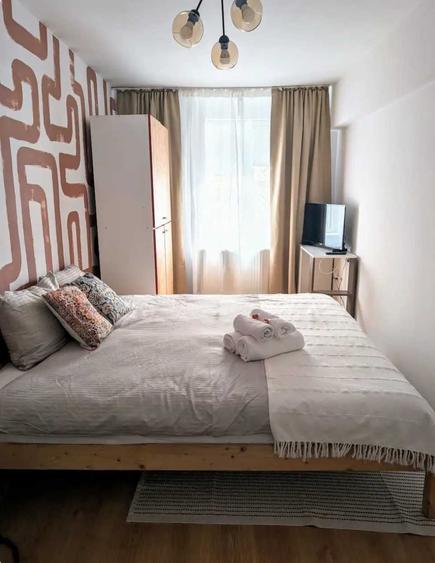 Apartament cu 4 camere decomandat în Între Lacuri