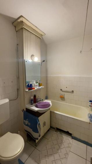 Apartament cu 4 camere, mobilat în Central