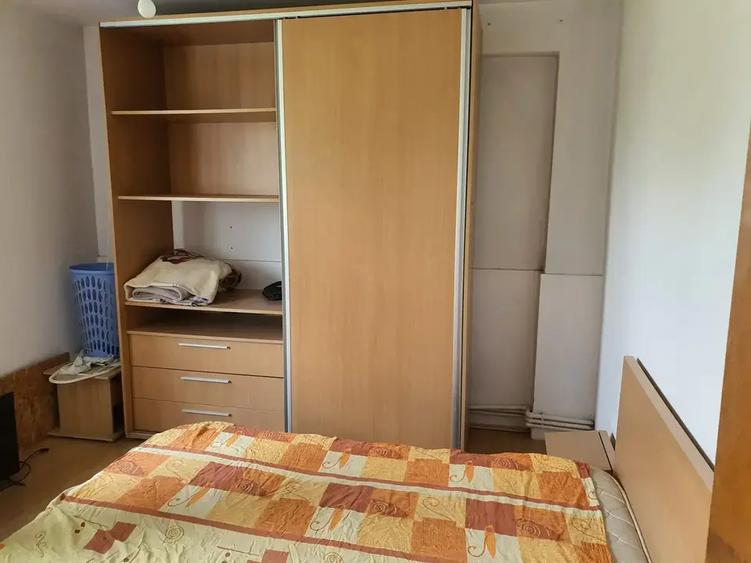 Apartament cu 2 camere semidecomandat, mobilat în Drumul Taberei