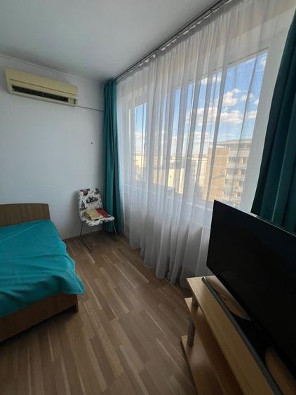 Apartament cu 3 camere semidecomandat, mobilat în Iancului