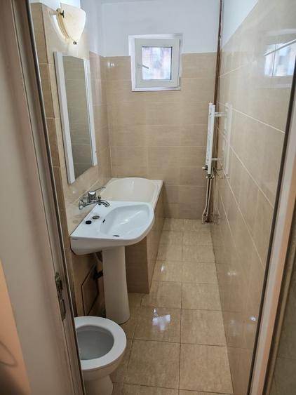 Apartament cu 2 camere semidecomandat în Mihai Bravu