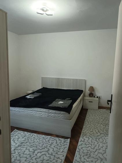 Apartament cu 4 camere decomandat în Medicină