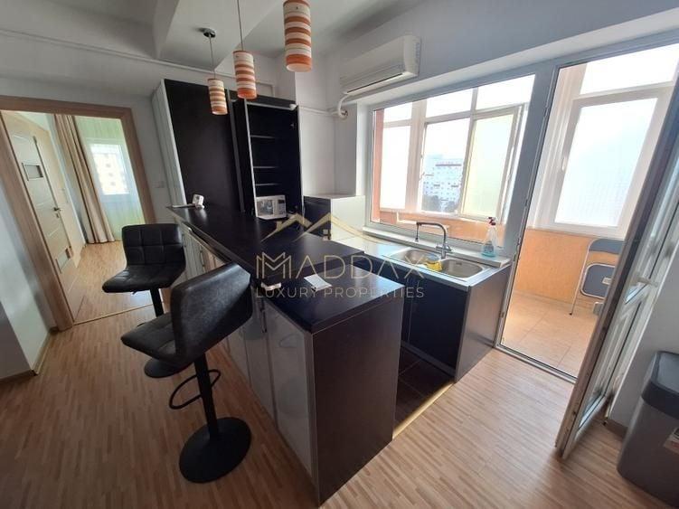Apartament cu 3 camere semidecomandat, mobilat în Berceni