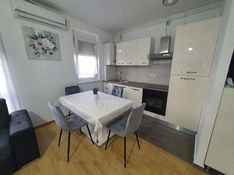 Apartament cu 3 camere semidecomandat, mobilat în Lipovei