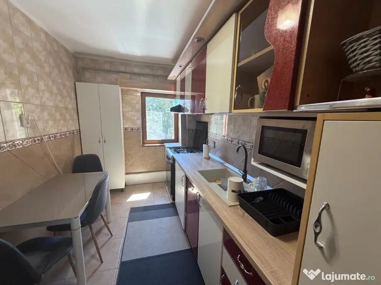 Apartament 2 camere,strada Babadag,etaj 2 - 9