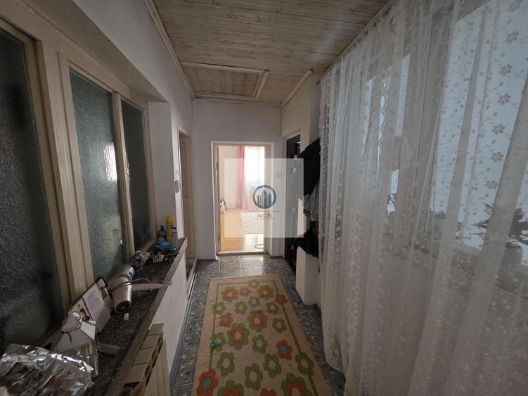 Casă individuală cu 4 camere cu Canalizare în Aurel Vlaicu