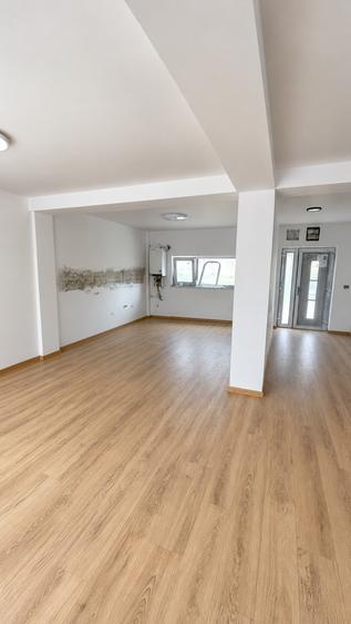 Casă cu 5 camere cu Teren 185 Mp în Kamsas