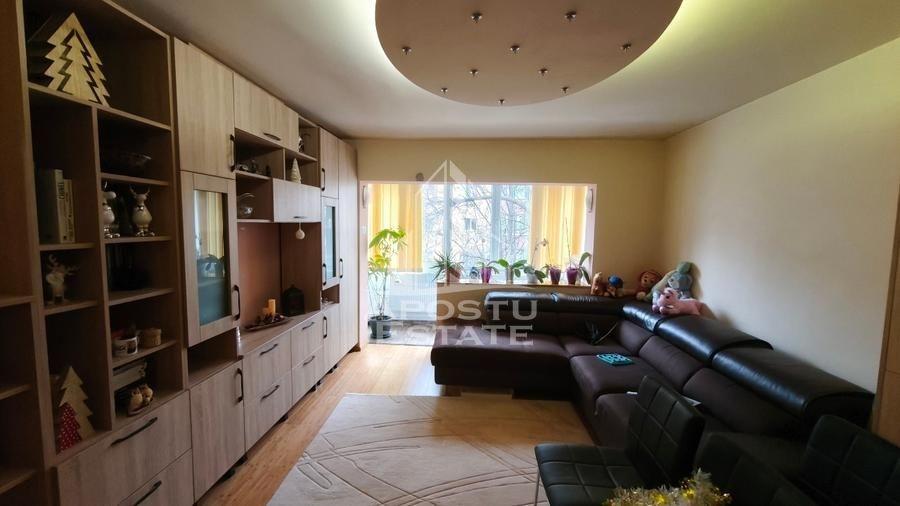 Apartament cu 4 camere decomandat, mobilat în Steaua