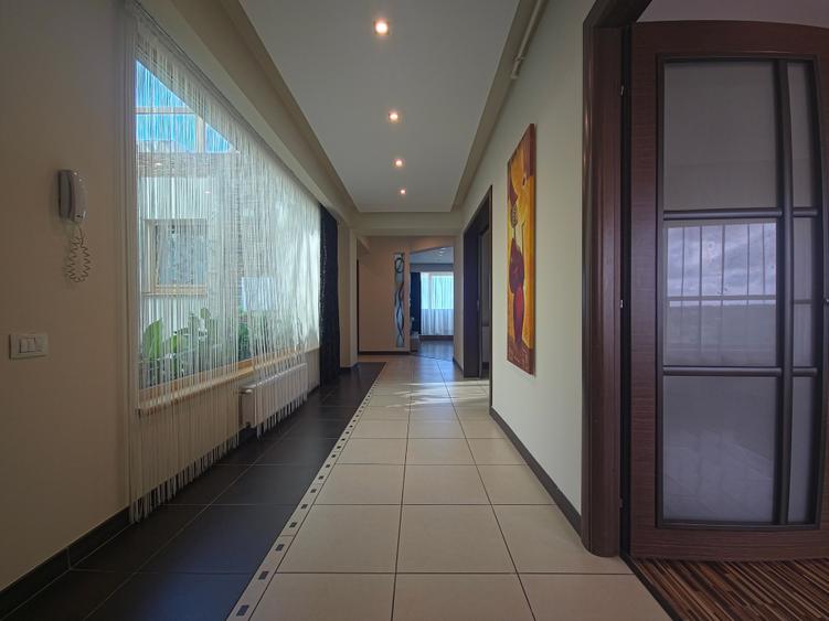 Apartament cu 3 camere decomandat, mobilat în Km 5