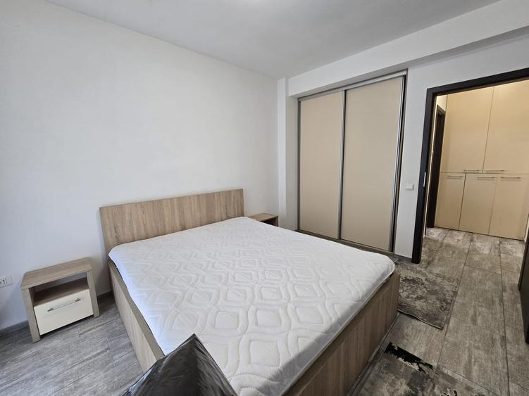 Apartament cu 2 camere semidecomandat, mobilat în Primo