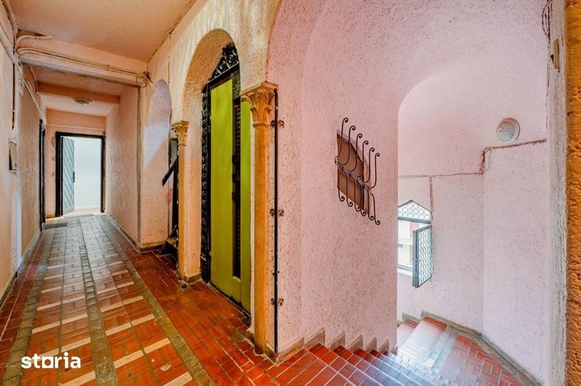 Unicat in Blocul Florentin: 3 camere, 2 bai, renovat integral cu desig - 2