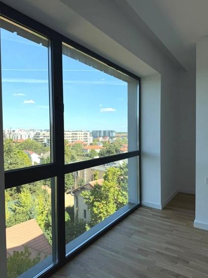 Apartament cu 3 camere semidecomandat în Pipera