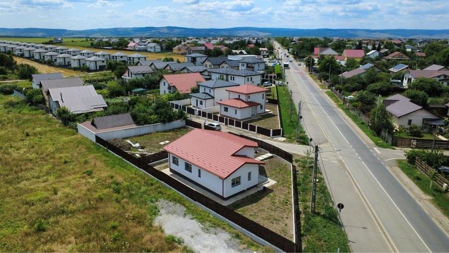 Casă cu 3 camere în Valea Ursului