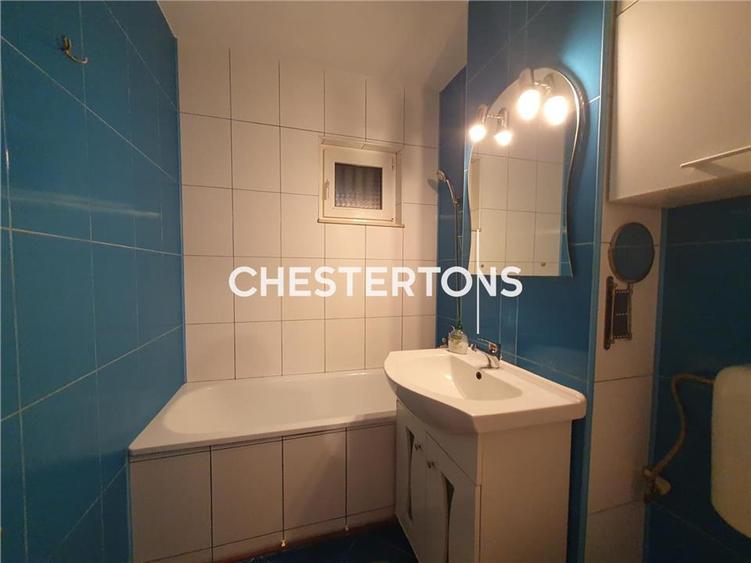 Apartament cu 2 camere decomandat, mobilat în Casa de Cultură