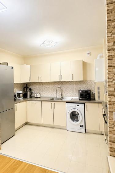 Apartament cu 4 camere decomandat, mobilat în Dristor