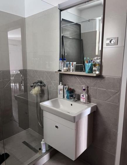 Apartament cu 2 camere semidecomandat, mobilat în Exterior Nord