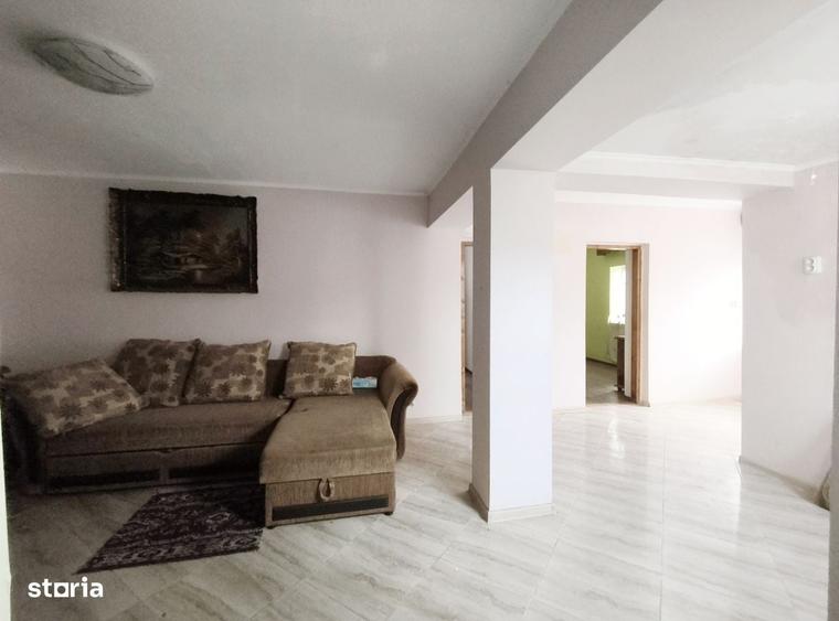 Casă cu 4 camere cu Teren 350 Mp în Central