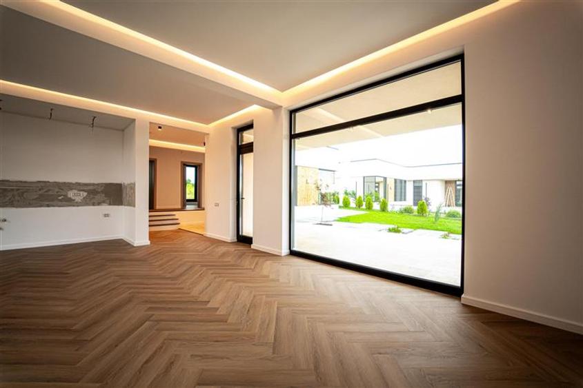 Casă individuală cu 6 camere cu Teren 600 Mp în Seciu