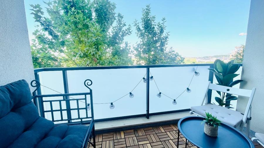 Apartament cu 2 camere semidecomandat, mobilat în Central
