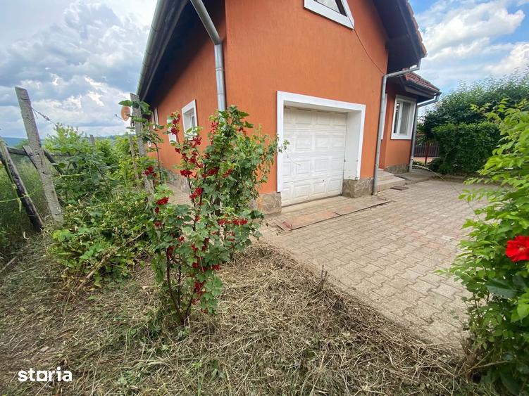 Casă cu 3 camere cu Teren 500 Mp în Central