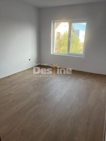 Duplex cu 4 camere cu Canalizare în Măgurele
